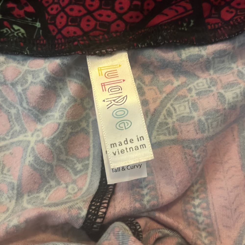 COPY - Lularoe TC leggings Magenta/Black/Army Green Never Worn - Picture 3 of 3